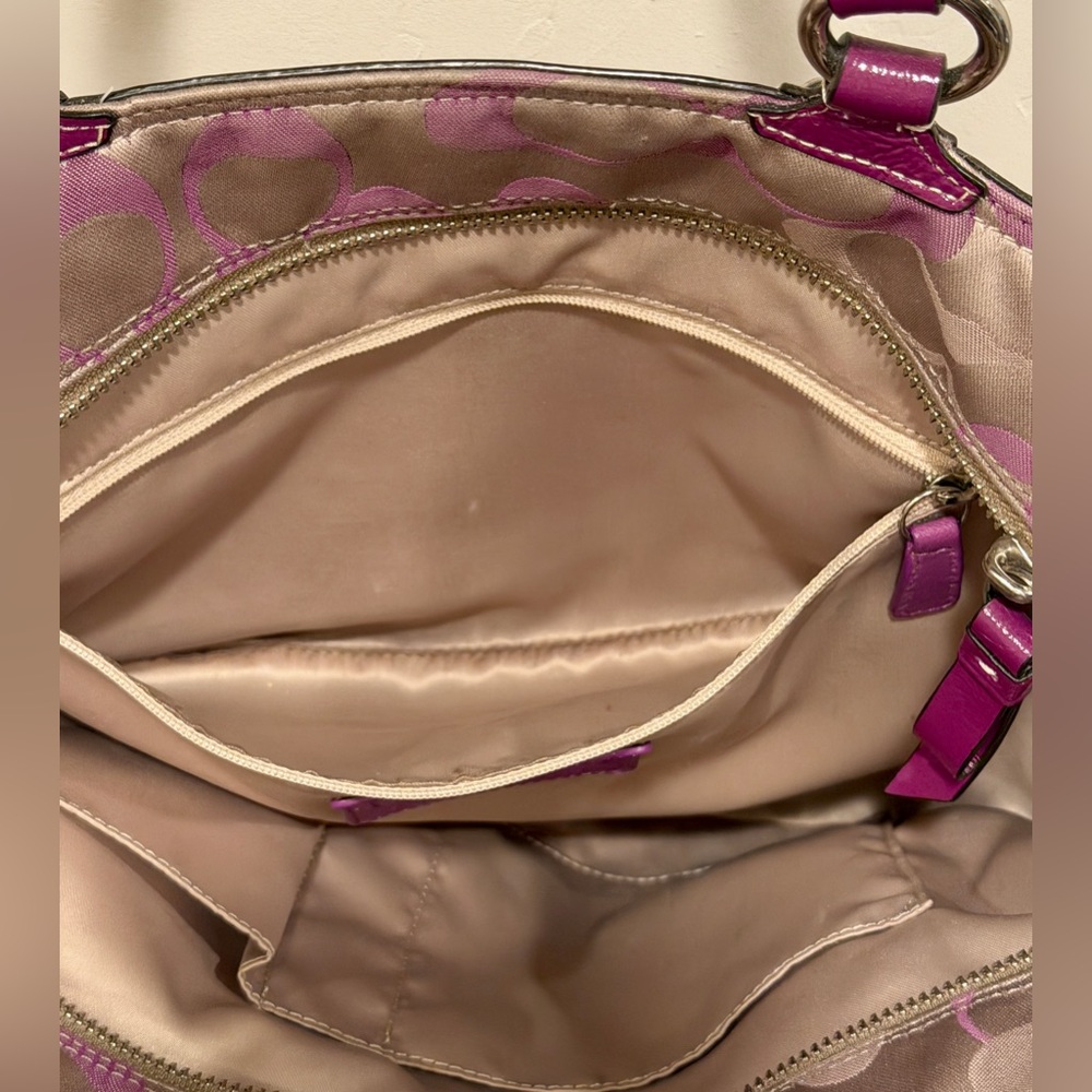 Coach Signature Canvas Tote Bag Purple Patent Leather Trim Shoulder Bag - Picture 6 of 10